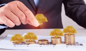 根据公开​数据显示，20年前的今天：6月10日普天同庆《热血江湖》全新改版